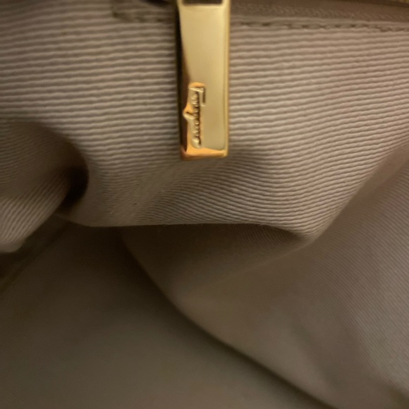 Salvatore Ferragamo Izzie Gancini Large Tote - Picture 11 of 15